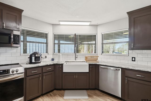 1175 County Road 1535, Mount Pleasant, TX 75455