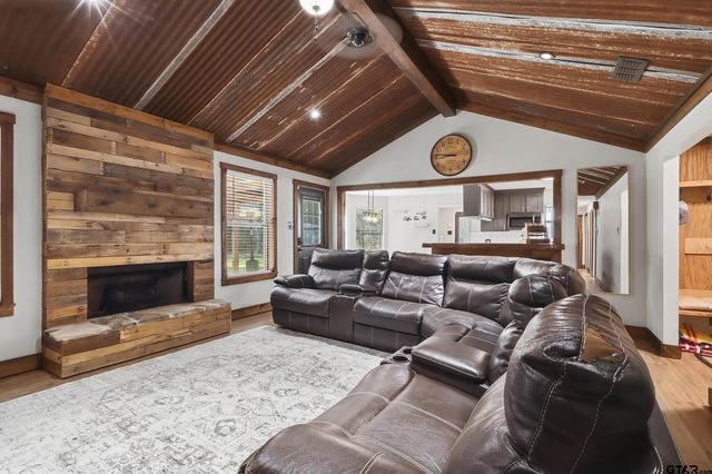 1175 County Road 1535, Mount Pleasant, TX 75455