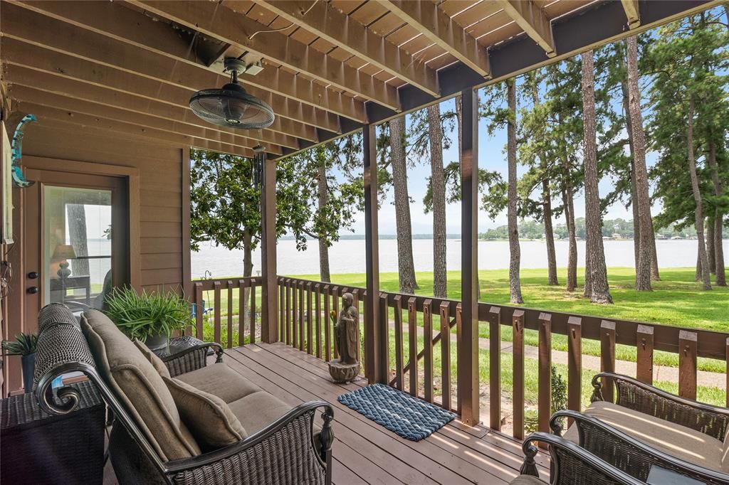 15661 Lakeway Drive 19, Willis, TX 77318