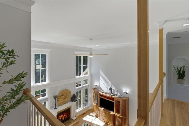 72 Sterling Ln, North Andover, MA 01845