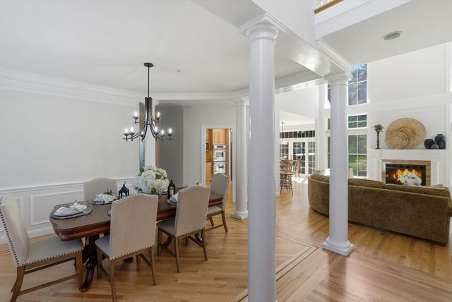 72 Sterling Ln, North Andover, MA 01845