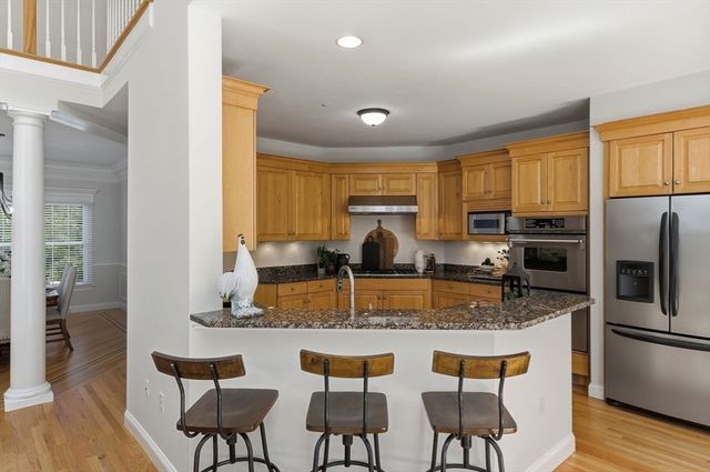 72 Sterling Ln, North Andover, MA 01845