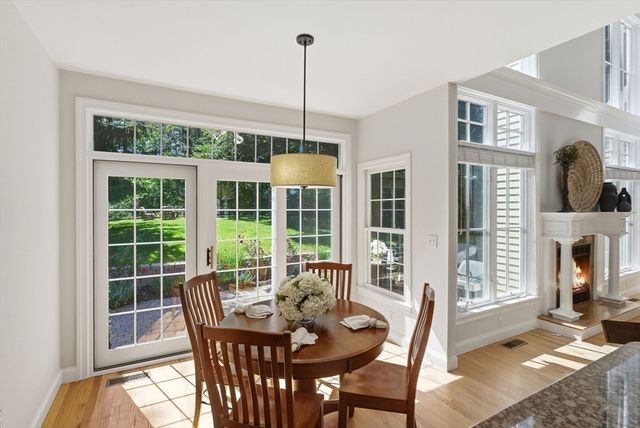 72 Sterling Ln, North Andover, MA 01845