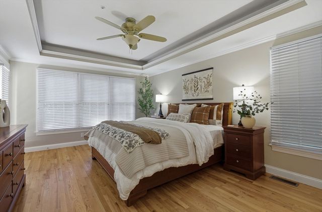 72 Sterling Ln, North Andover, MA 01845