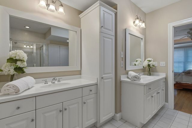 72 Sterling Ln, North Andover, MA 01845