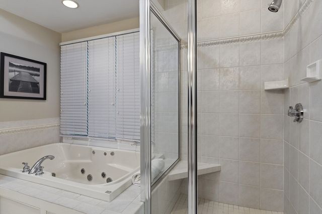 72 Sterling Ln, North Andover, MA 01845