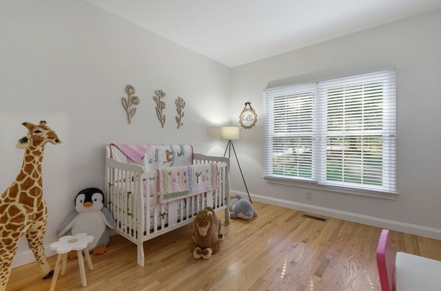 72 Sterling Ln, North Andover, MA 01845