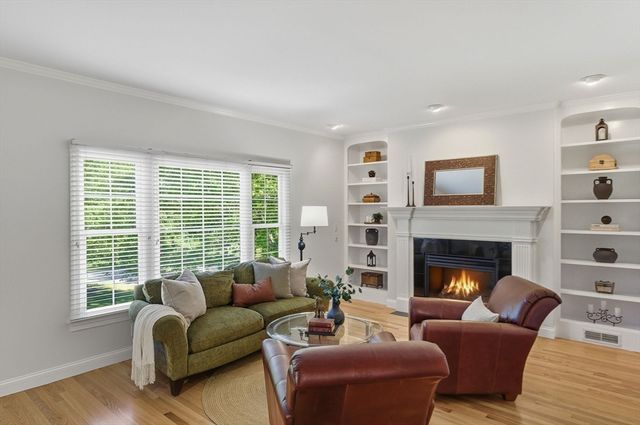 72 Sterling Ln, North Andover, MA 01845