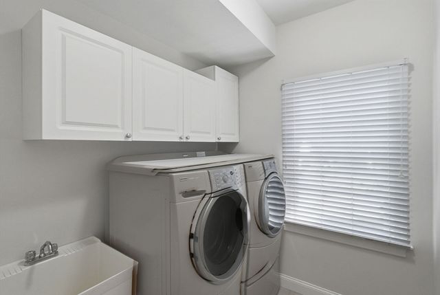 72 Sterling Ln, North Andover, MA 01845