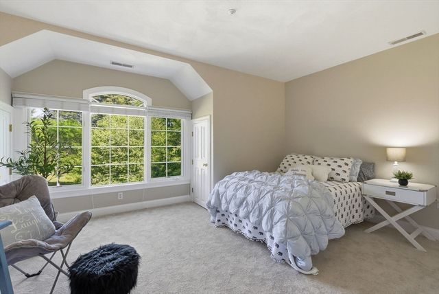 72 Sterling Ln, North Andover, MA 01845