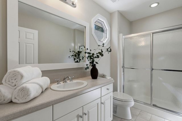 72 Sterling Ln, North Andover, MA 01845