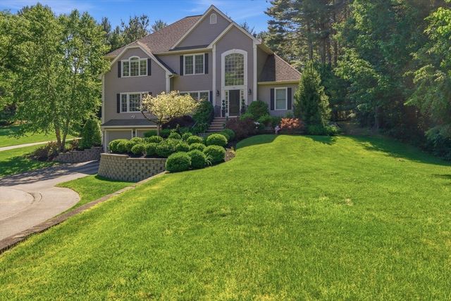 72 Sterling Ln, North Andover, MA 01845