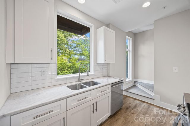 840 E 18th Street D, Charlotte, NC 28205