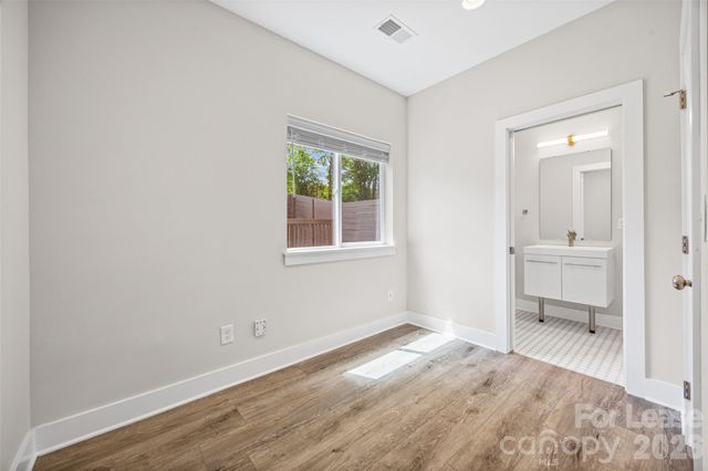 840 E 18th Street D, Charlotte, NC 28205