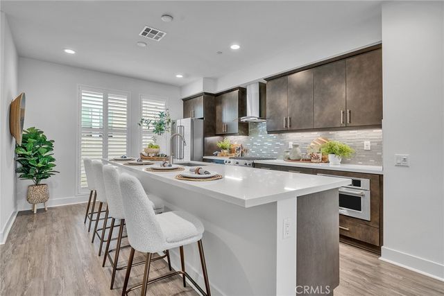 687 Doheny, Costa Mesa, CA 92627