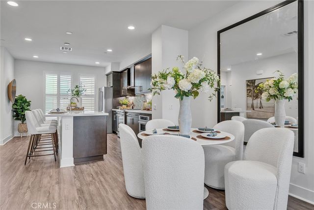 687 Doheny, Costa Mesa, CA 92627