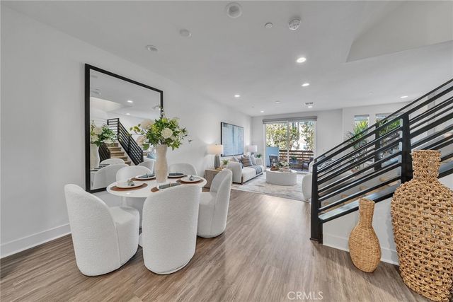 687 Doheny, Costa Mesa, CA 92627