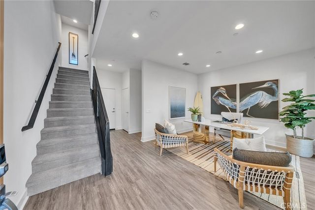 687 Doheny, Costa Mesa, CA 92627