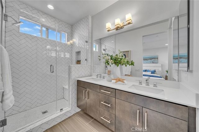 687 Doheny, Costa Mesa, CA 92627