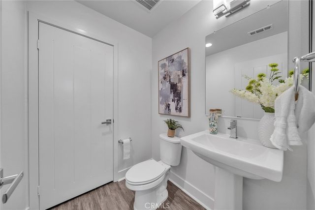 687 Doheny, Costa Mesa, CA 92627