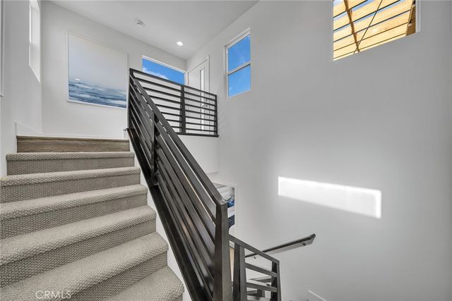 687 Doheny, Costa Mesa, CA 92627