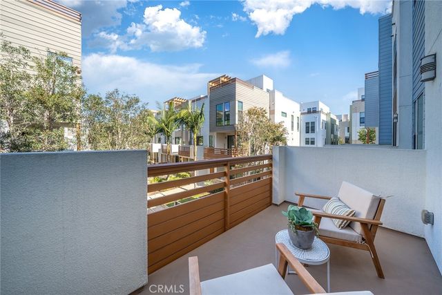 687 Doheny, Costa Mesa, CA 92627