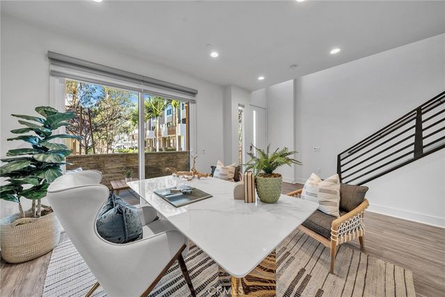 687 Doheny, Costa Mesa, CA 92627