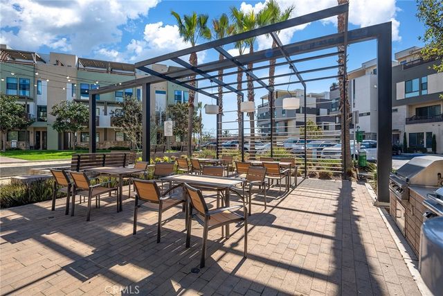 687 Doheny, Costa Mesa, CA 92627