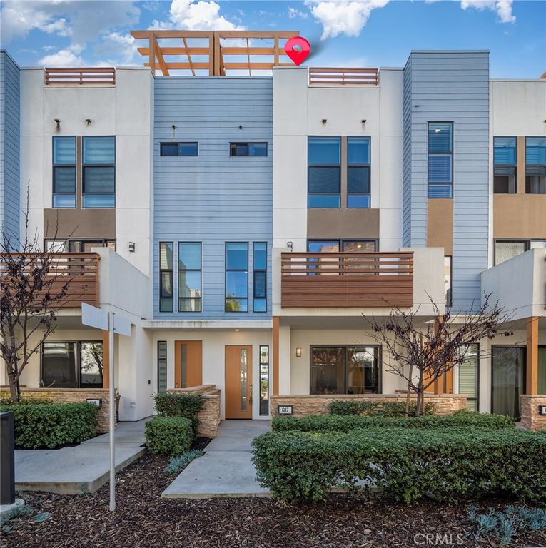 687 Doheny, Costa Mesa, CA 92627