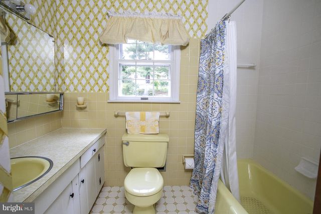 345 COLONIAL AVE, Collegeville, PA 19426