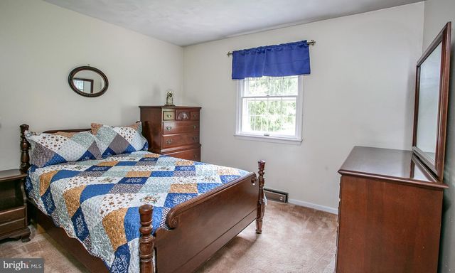345 COLONIAL AVE, Collegeville, PA 19426