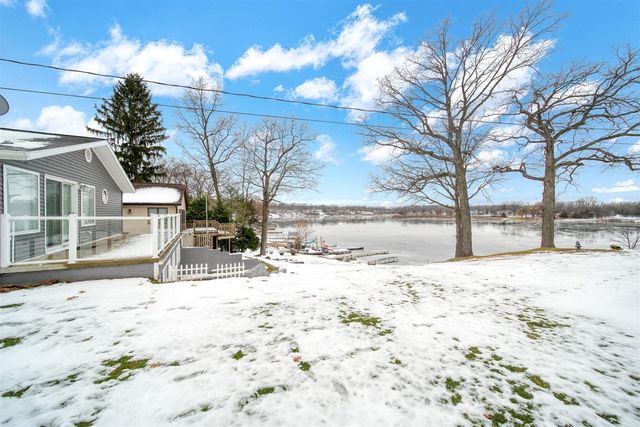 2050 Lakeview Drive, Brooklyn, MI 49230