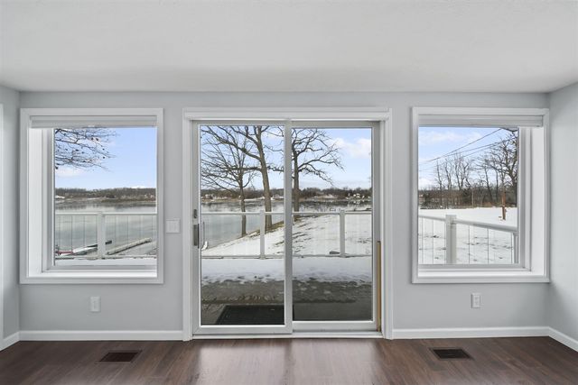 2050 Lakeview Drive, Brooklyn, MI 49230