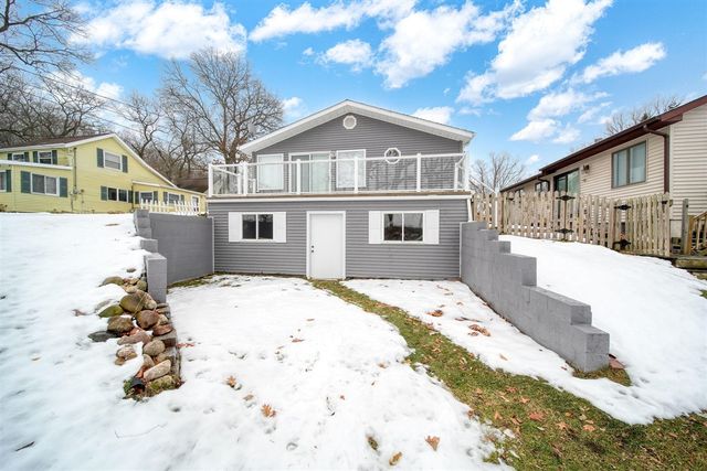 2050 Lakeview Drive, Brooklyn, MI 49230