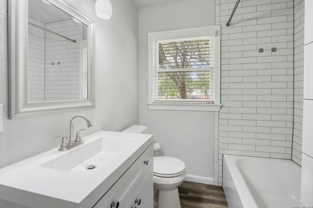 960 E Mountain, Seguin, TX 78155