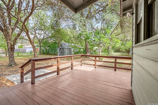 960 E Mountain, Seguin, TX 78155