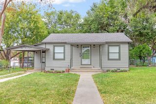960 E Mountain, Seguin, TX 78155