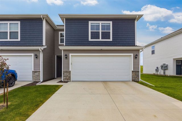 2471 Chloe Lane, Hiawatha, IA 52233