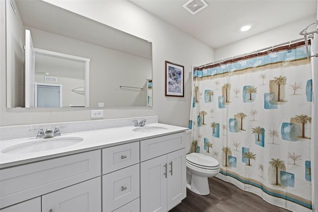 2471 Chloe Lane, Hiawatha, IA 52233