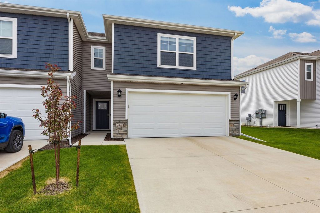 2471 Chloe Lane, Hiawatha, IA 52233
