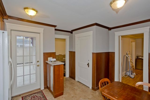 44 Meredith St, Springfield, MA 01108