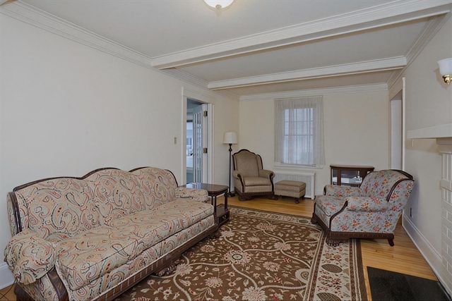 44 Meredith St, Springfield, MA 01108