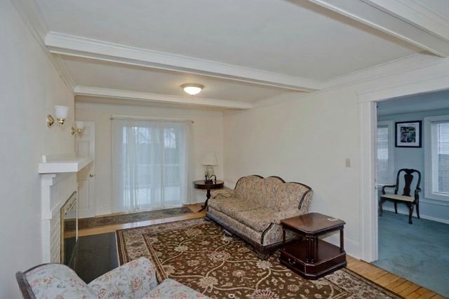 44 Meredith St, Springfield, MA 01108