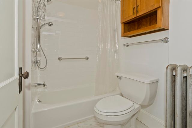 44 Meredith St, Springfield, MA 01108