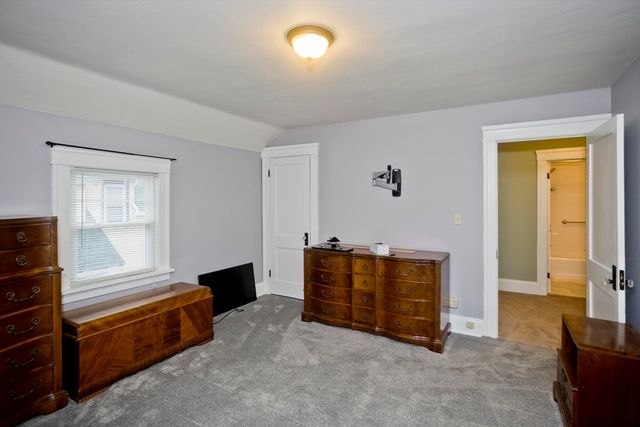 44 Meredith St, Springfield, MA 01108