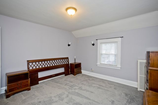 44 Meredith St, Springfield, MA 01108