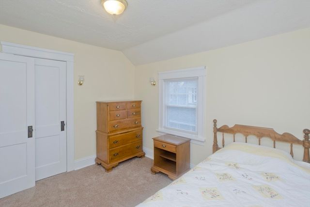 44 Meredith St, Springfield, MA 01108