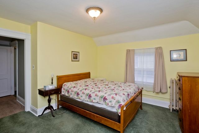 44 Meredith St, Springfield, MA 01108