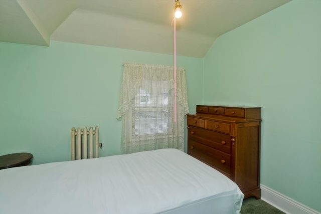 44 Meredith St, Springfield, MA 01108