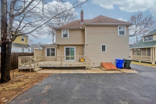 44 Meredith St, Springfield, MA 01108